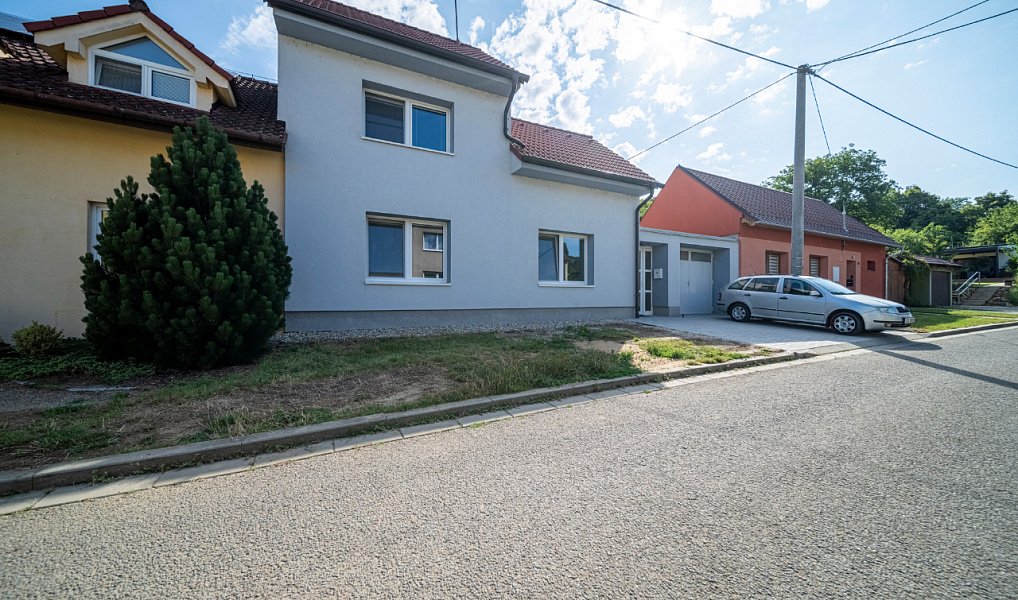 Pronájem domu 175 m² s pozemkem 483 m², Uherské Hradiště – náhled fotky 2