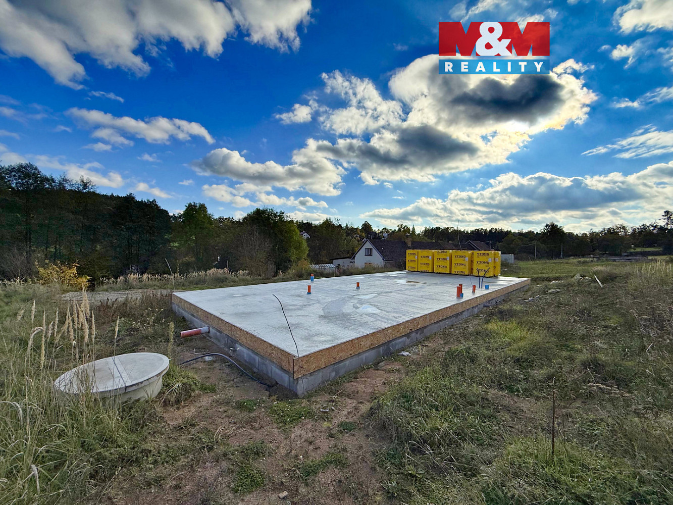 Prodej stavebního pozemku 1 708 m²