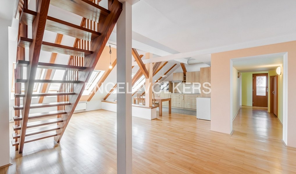 Prodej bytu 4+kk 135 m², Praha – náhled fotky 3