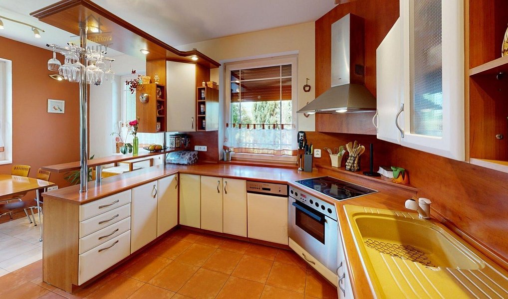 Prodej domu 220 m² s pozemkem 842 m², Bělá pod Bezdězem – náhled fotky 16