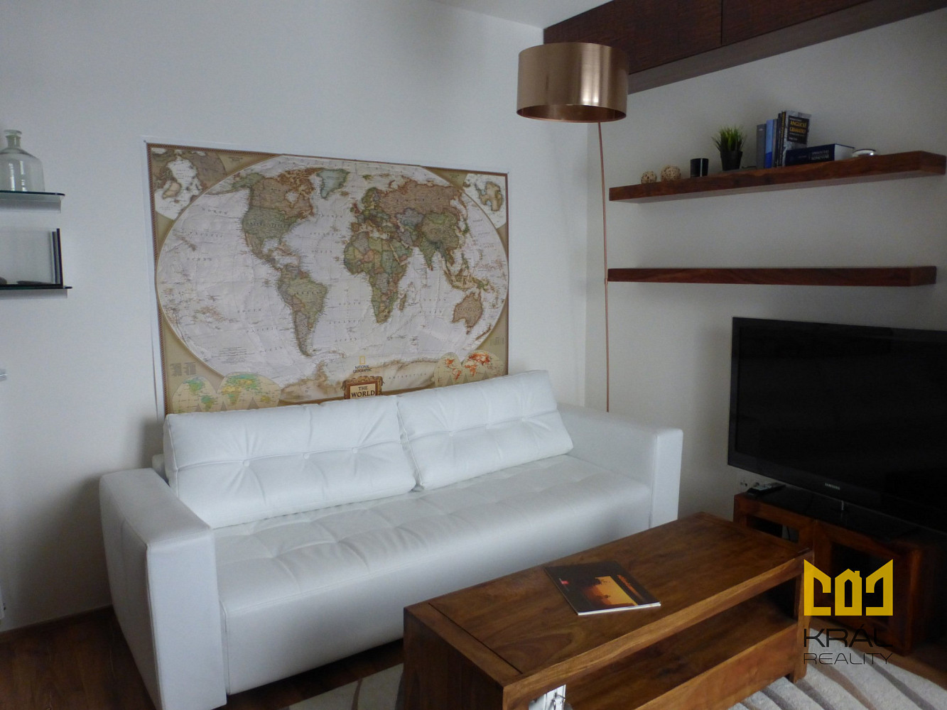 Pronájem bytu 1+kk 22 m² — photo 2