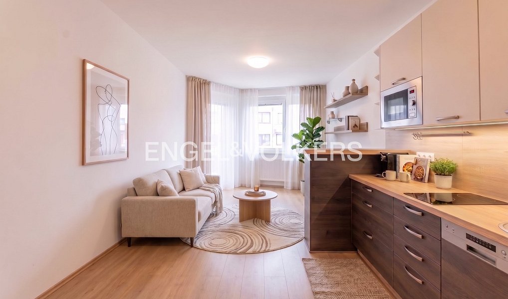 Prodej bytu 1+kk 30 m², Praha – fotka 1 z 13