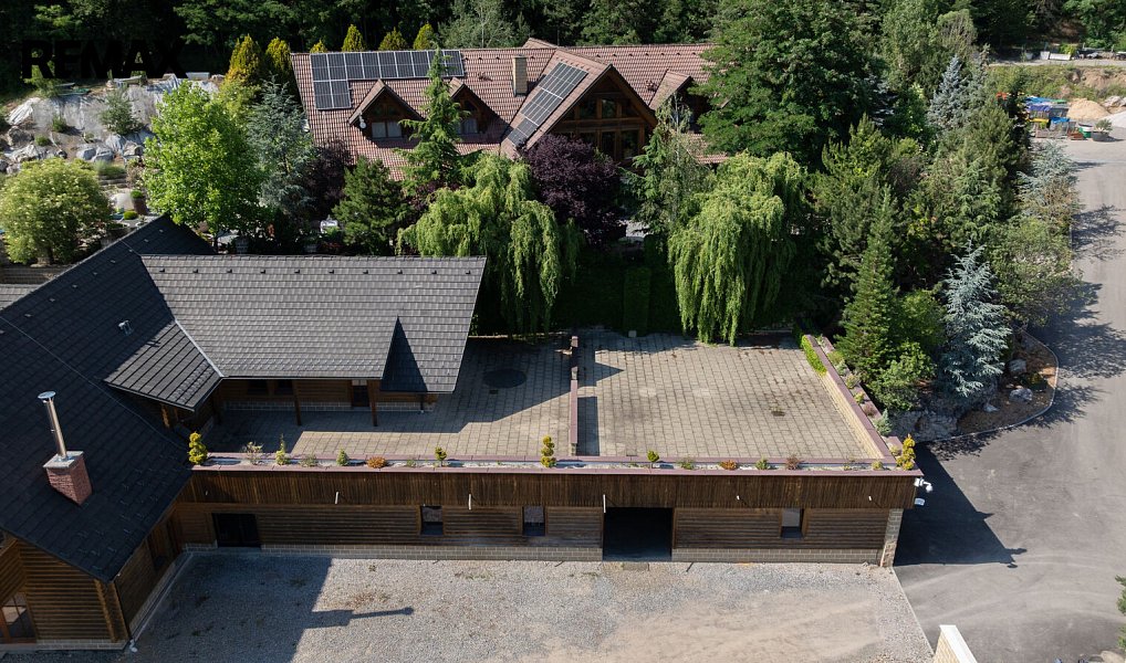 Prodej domu 708 m² s pozemkem 1 910 m², Králův Dvůr – náhled fotky 33