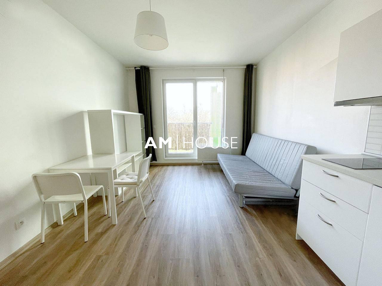 Pronájem bytu 1+kk 28 m² – fotografie 2