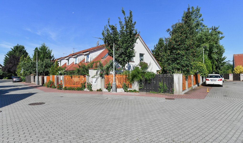 Pronájem domu 230 m² s pozemkem 379 m², Praha – náhled fotky 17