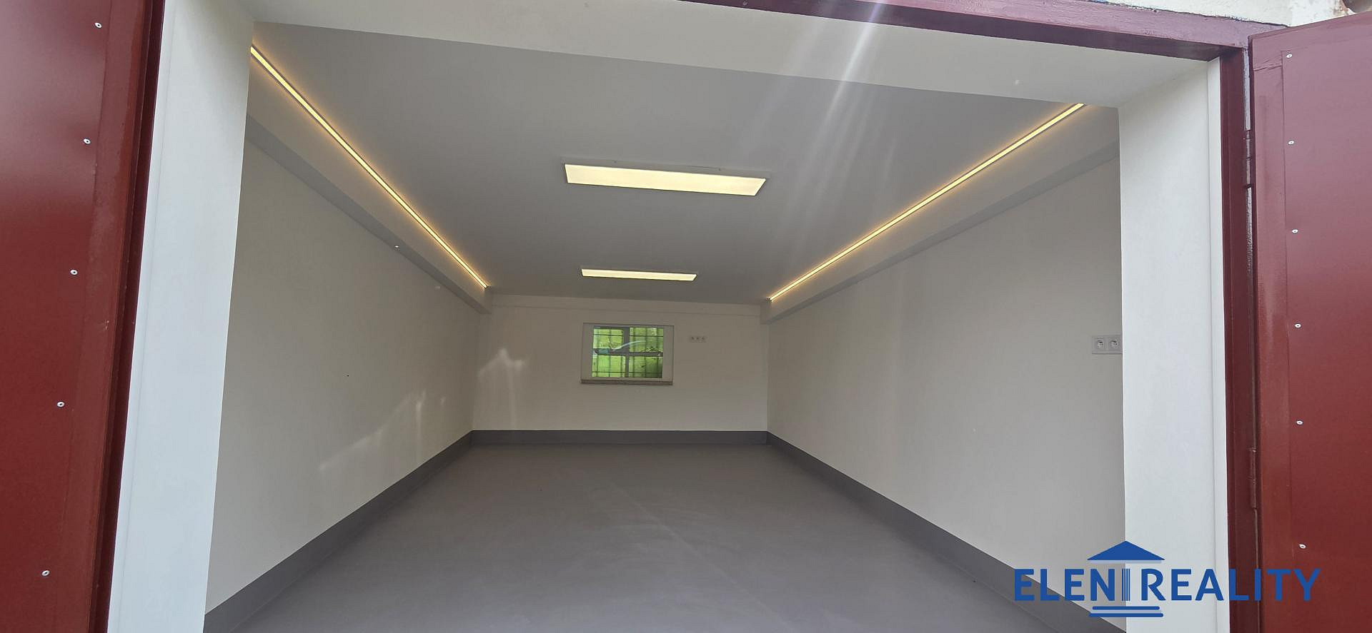 Prodej nově zrekonstruované, prostorné garáže ( 26 m2) na ul. u zahradnictví v české vsi — photo 2