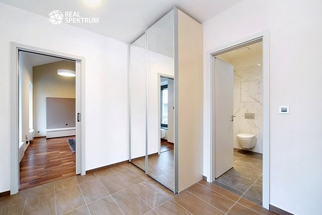 Pronájem bytu 2+kk 69 m² — photo 4