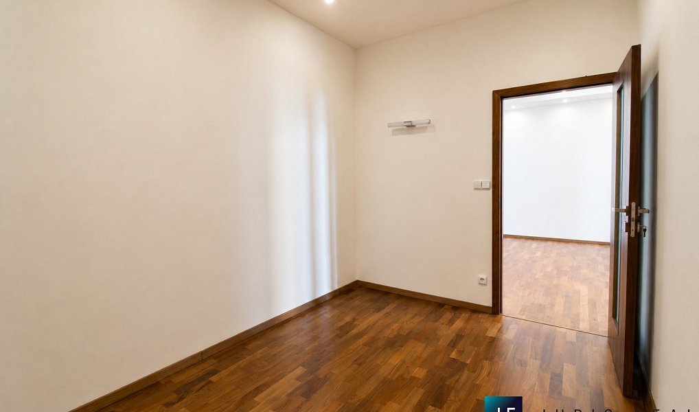 Prodej bytu 2+1 87 m², Praha – náhled fotky 24