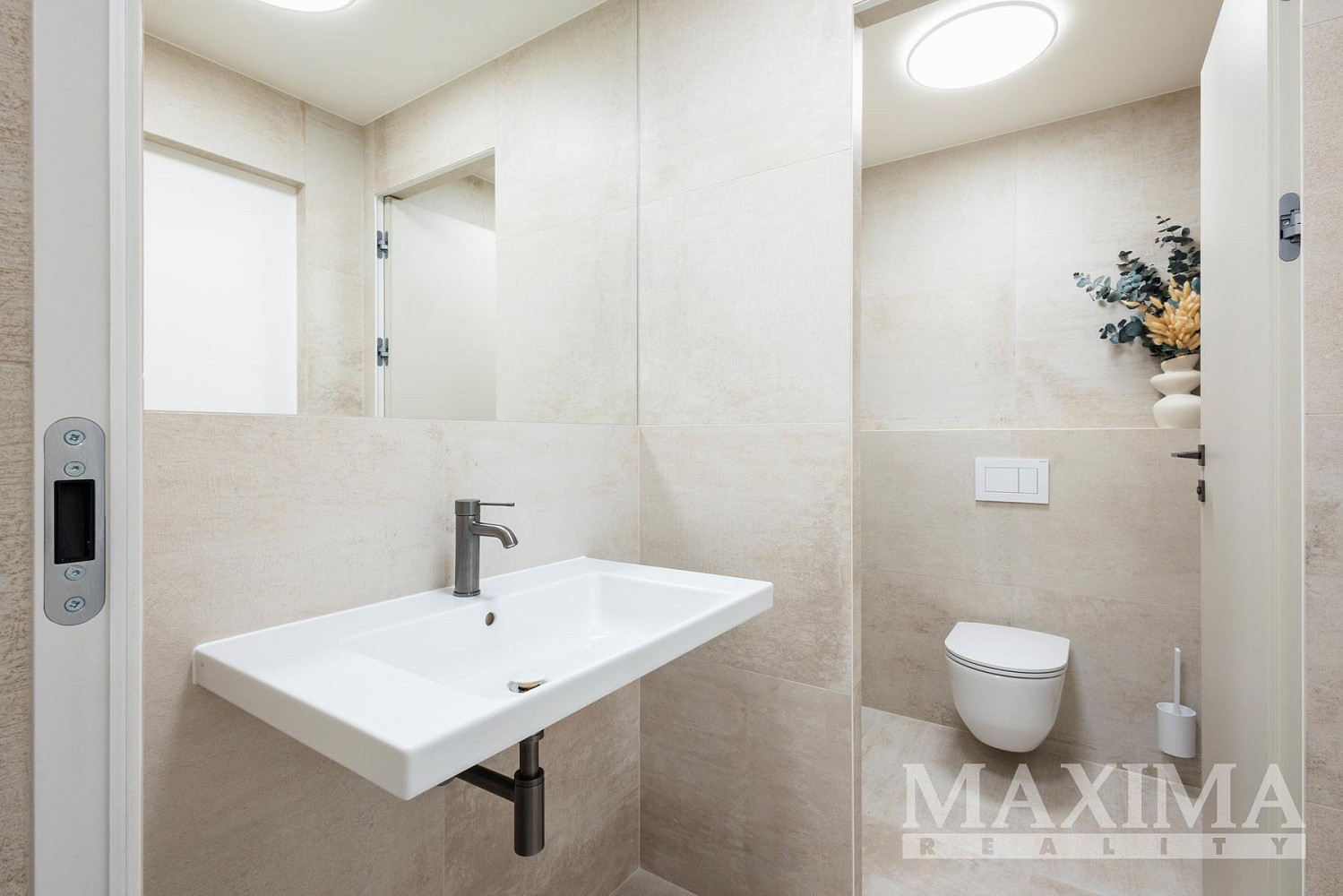 Prodej obchodních prostor 53 m² – fotografie 3