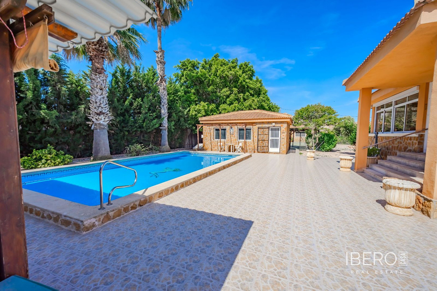 Prodej domu 195 m² s pozemkem 2 156 m² - Vista 3