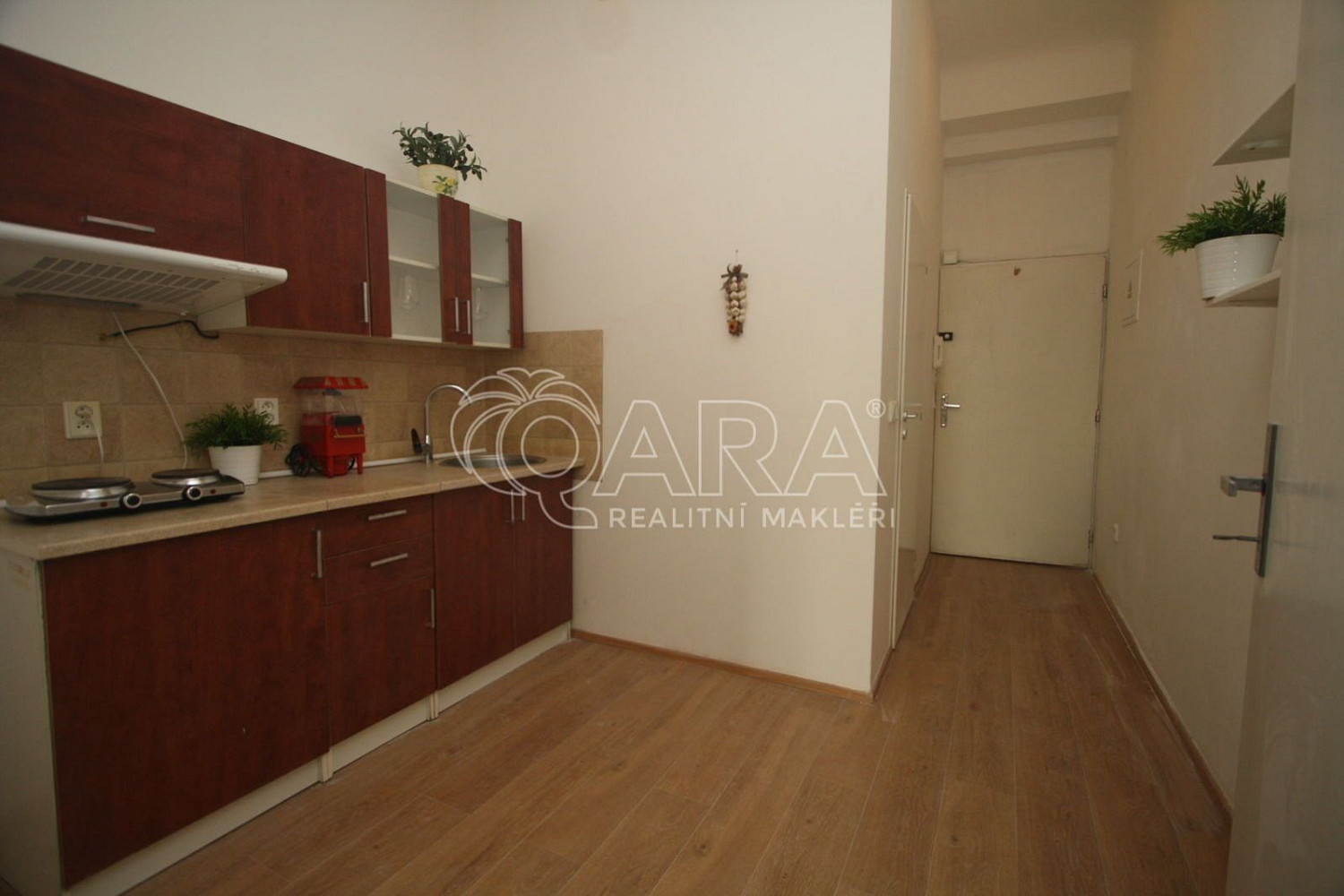 Pronájem bytu 1+kk 29 m² – fotografie 4