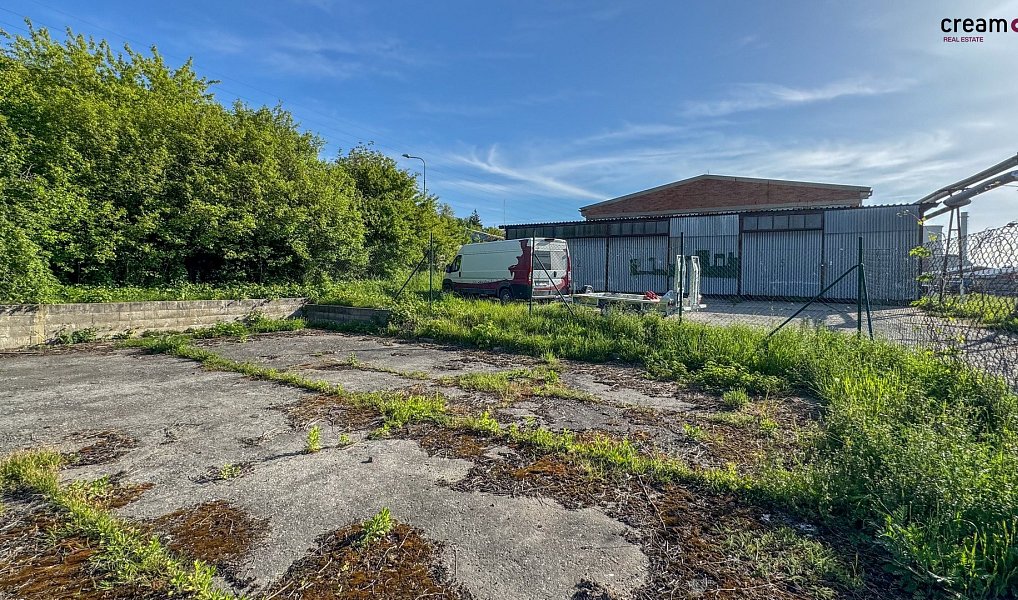 Pronájem komerčního pozemku 522 m², Zlín – náhled fotky 3