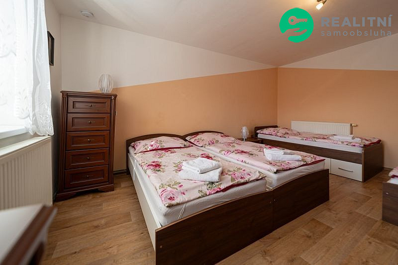 Prodej ubytovacího objektu 340 m² – fotografie 4