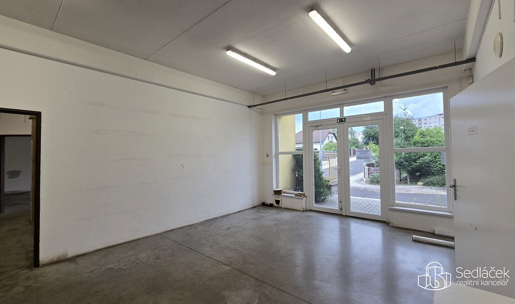 Pronájem výrobních prostor 876 m², Sokolov – náhled fotky 2