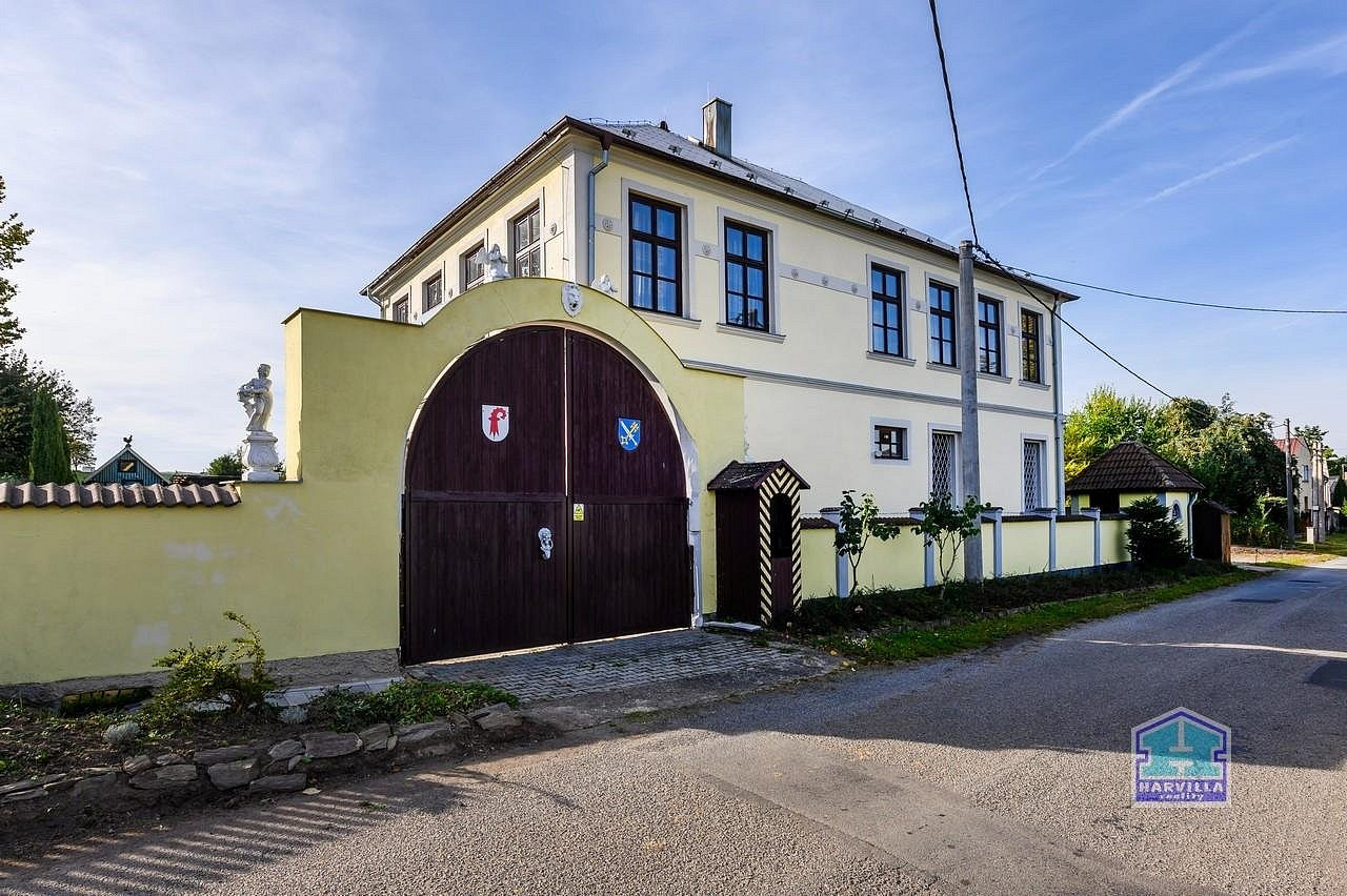 Prodej domu 310 m² s pozemkem 1 477 m² – fotografie 2