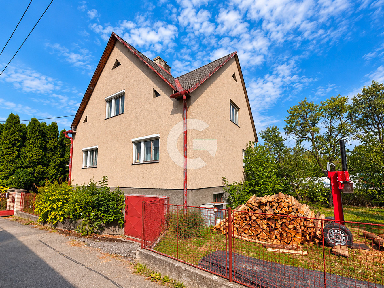 Prodej domu 160 m² s pozemkem 306 m² – fotografie 2