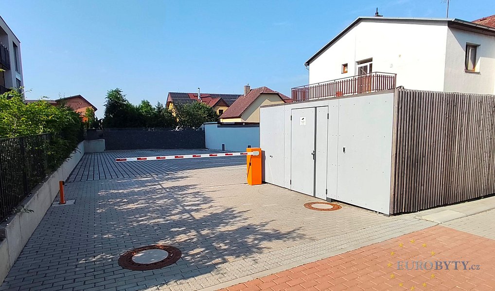 Pronájem pozemku, 303 m², Štěrboholy - Praha 15, Praha