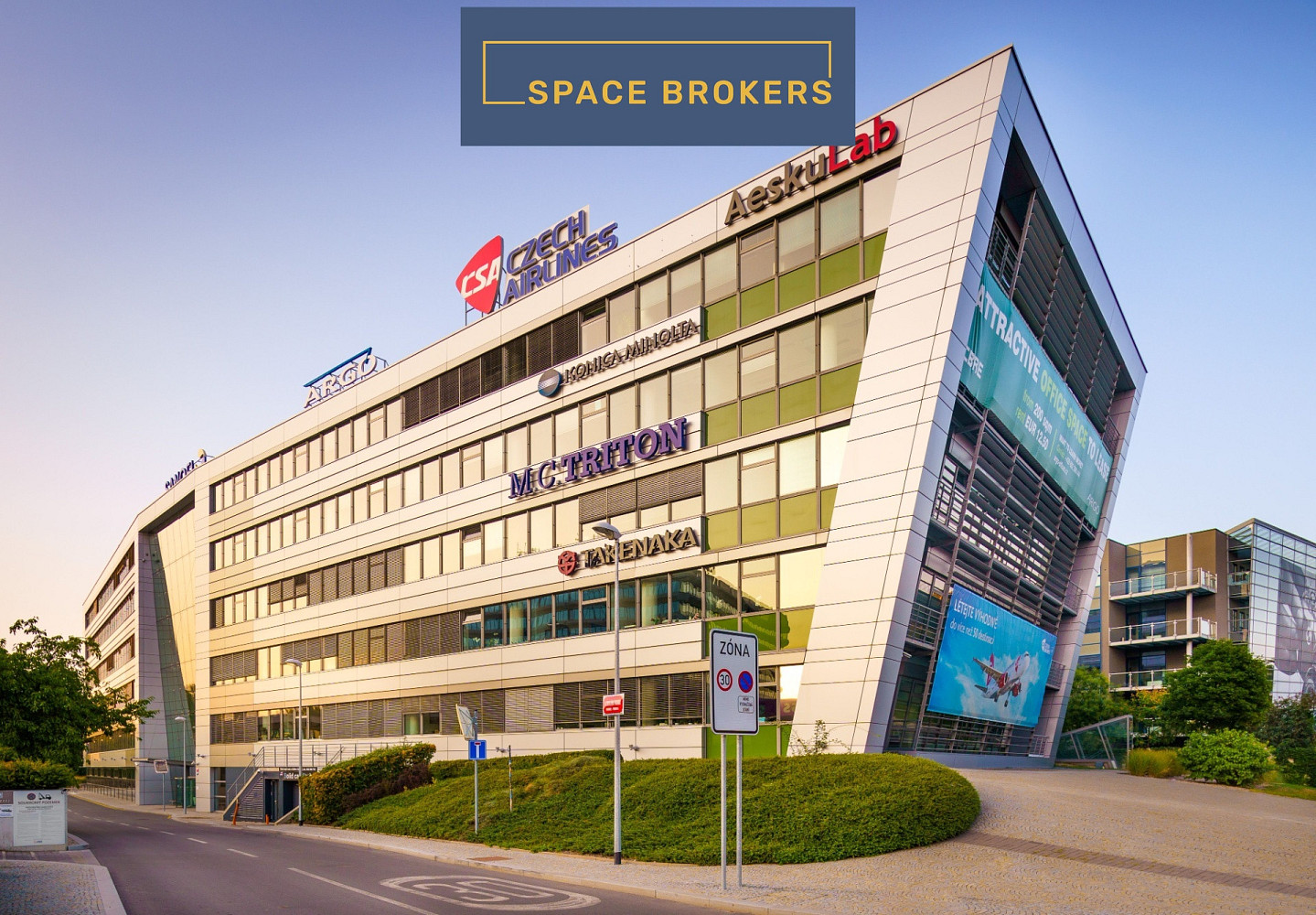 Pronájem kanceláře 1 000 m²