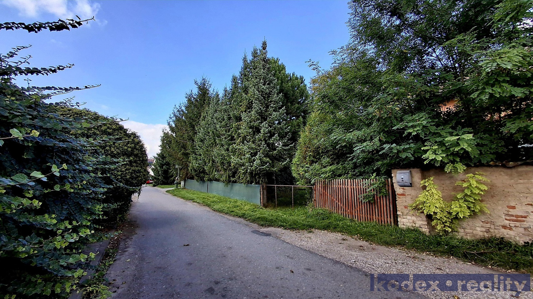 Prodej stavebního pozemku 599 m² – fotografie 3