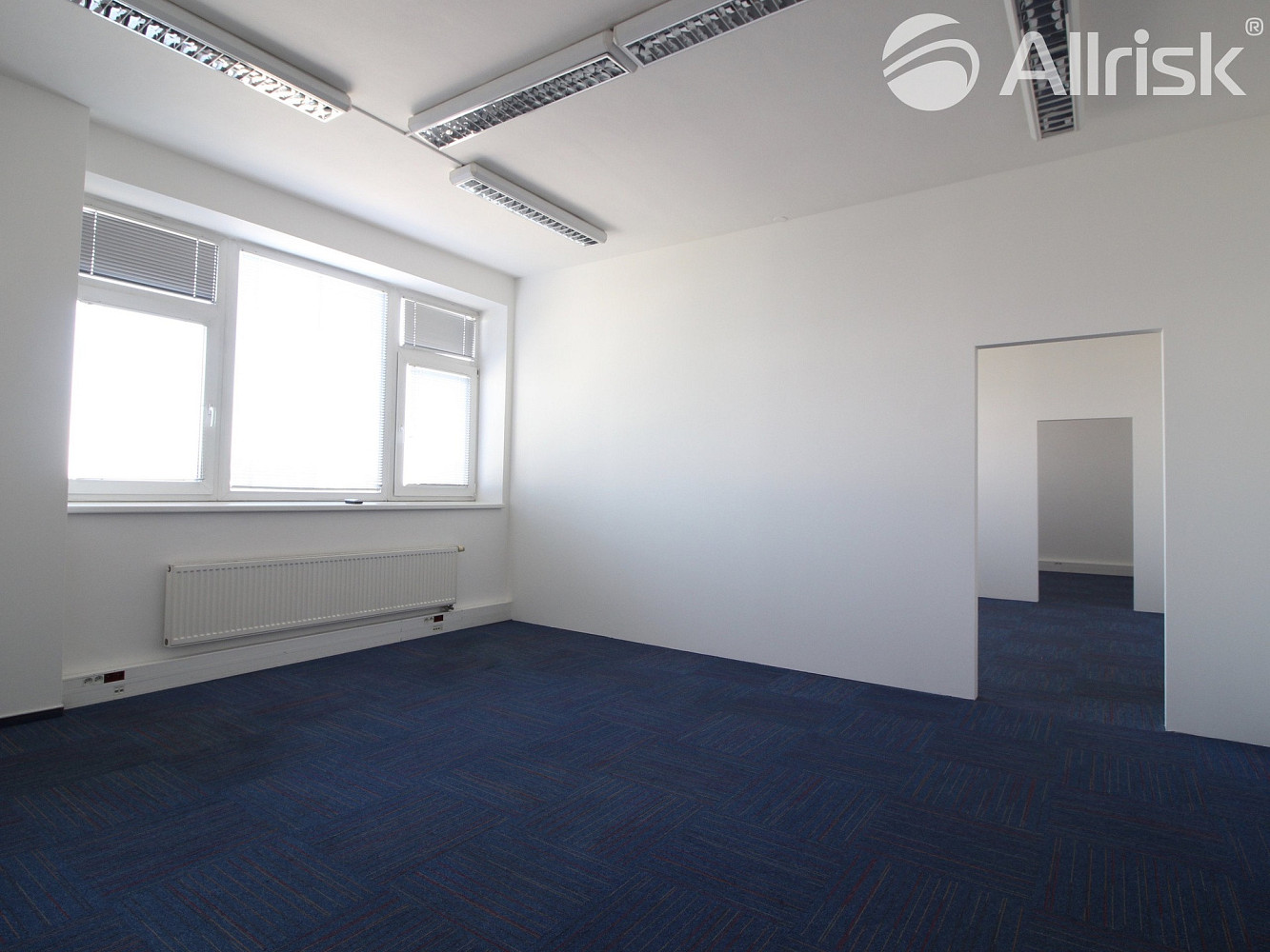 Pronájem kanceláře 42 m² – fotografie 3