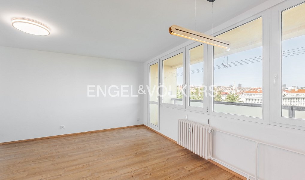 Pronájem bytu 3+kk 75 m², Praha – náhled fotky 2