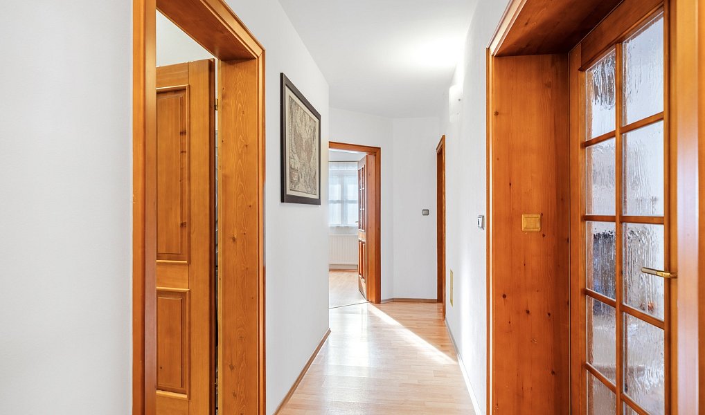 Prodej domu 566 m² s pozemkem 1 443 m², Nová Pec – náhled fotky 8