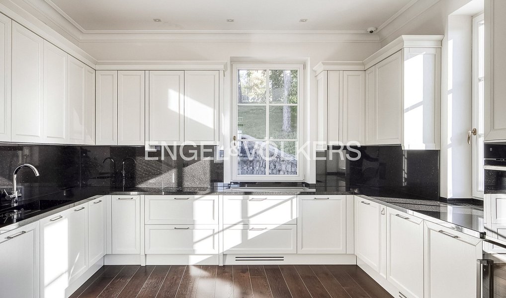 Prodej domu 345 m² s pozemkem 1 347 m², Praha – náhled fotky 5