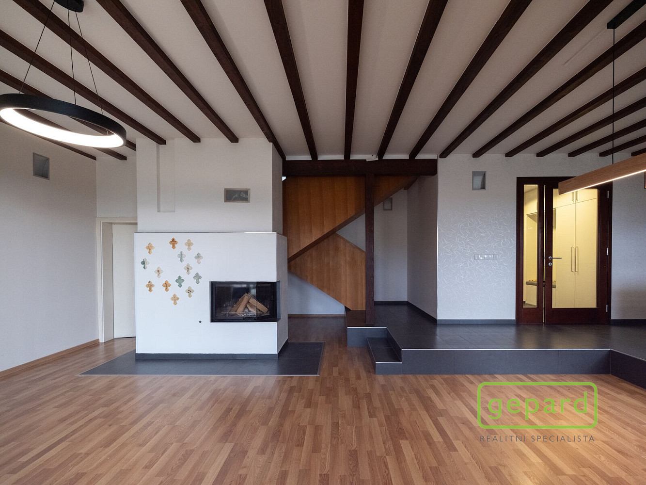 Prodej domu 260 m² s pozemkem 1 071 m² – fotografie 4