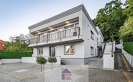 Prodej domu 175 m² s pozemkem 472 m², Pod lesem, Praha 4 - Komořany