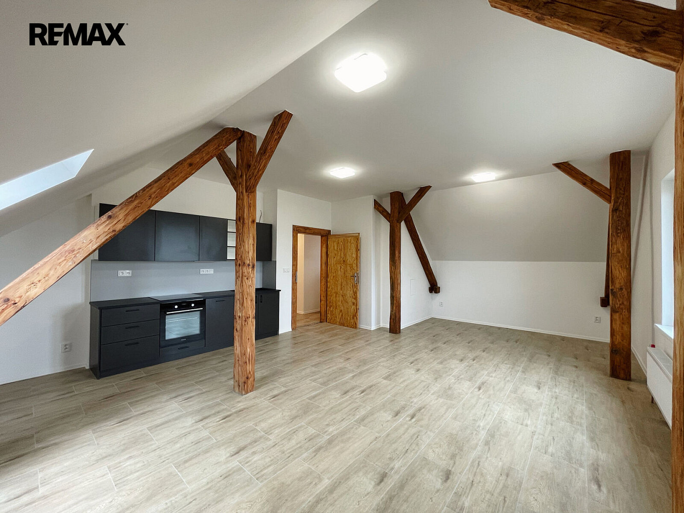 Prodej nájemního domu, činžáku 550 m² – fotografie 4