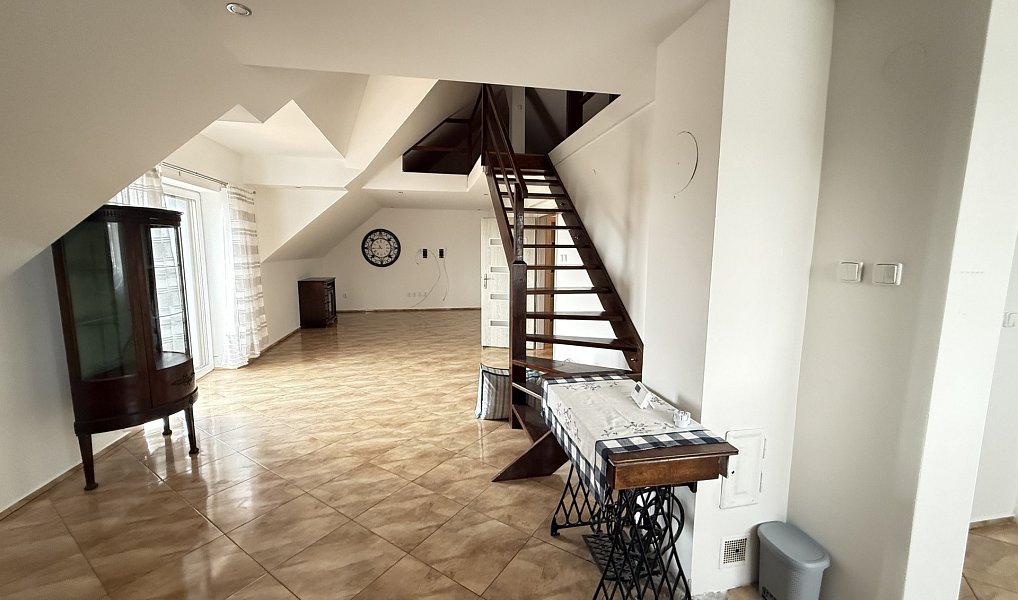 Prodej domu 200 m² s pozemkem 1 203 m², Kly – náhled fotky 22