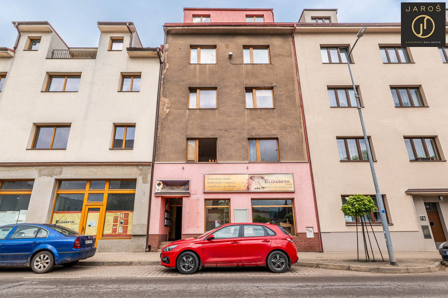 Prodej nájemního domu, činžáku 646 m² — photo 2