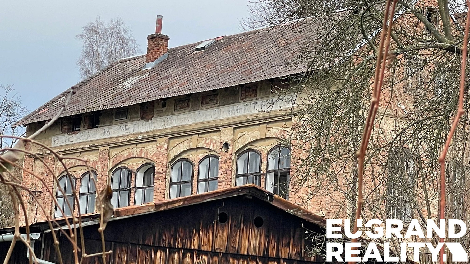 Pronájem domu 200 m² s pozemkem 500 m² – fotografie 2