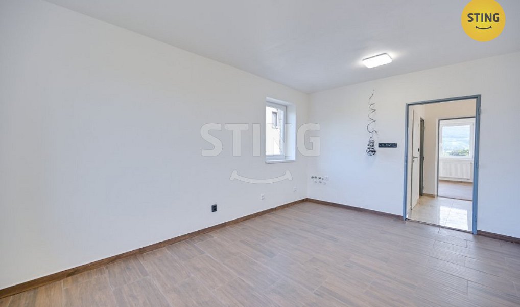 Prodej domu 270 m² s pozemkem 615 m², Strachotín – náhled fotky 3