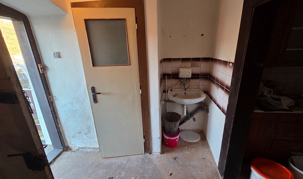Prodej chalupy 141 m² s pozemkem 342 m², Liblín – náhled fotky 38