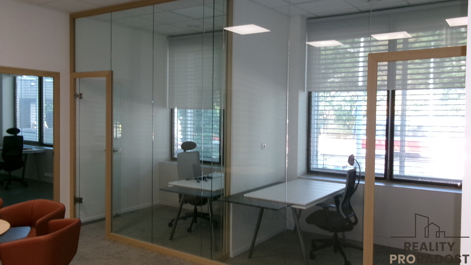 Pronájem kanceláře 342 m² – fotografie 5