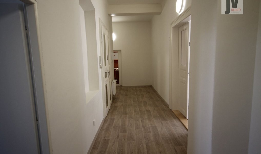 Pronájem bytu 4+1 137 m², Plzeň – náhled fotky 11