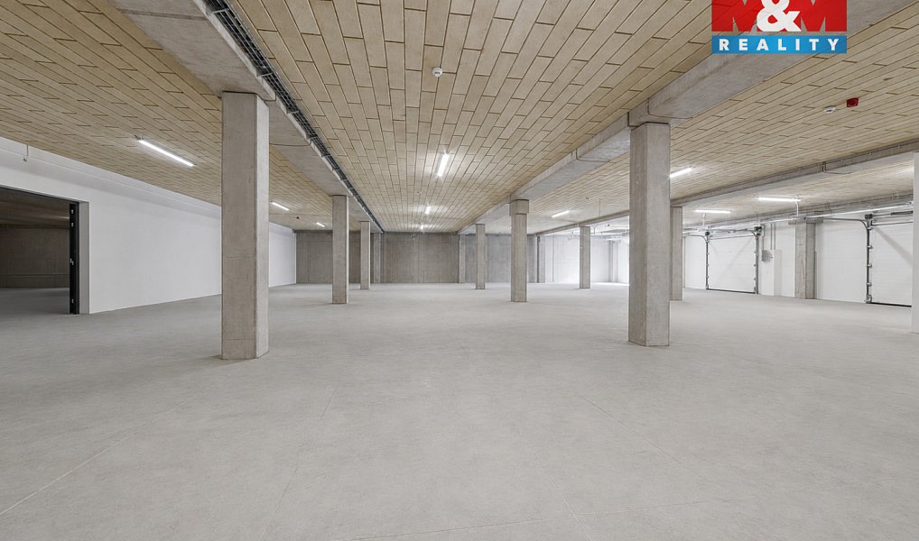 Pronájem skladovacích prostor 2 200 m², Cheb – náhled fotky 2