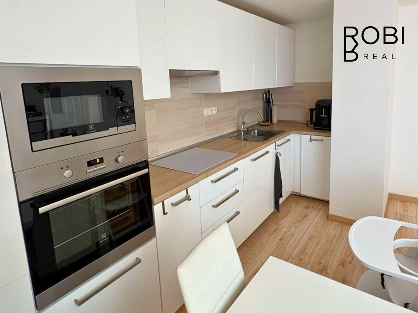 Pronájem bytu 2+kk 51 m² – fotografie 4