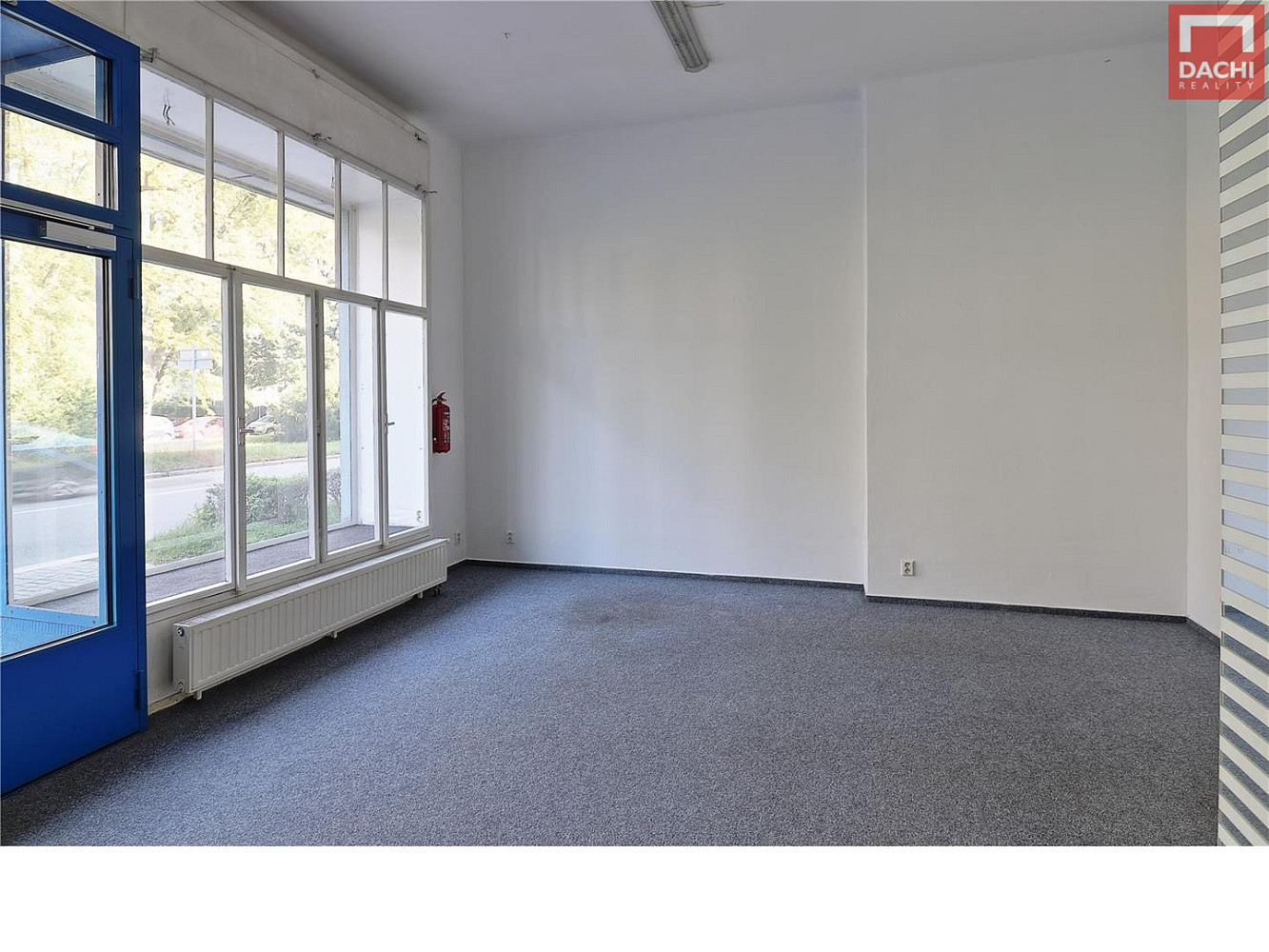 Pronájem obchodních prostor 37 m² – fotografie 2