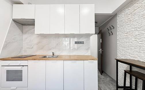 Pronájem bytu 1+kk 23 m², Sokolská, Praha 2 - Nové Město