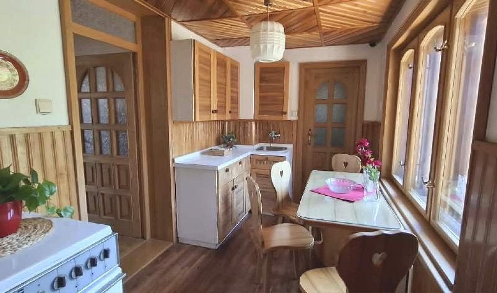 Prodej domu 350 m² s pozemkem 1 963 m², Ivaň – náhled fotky 12