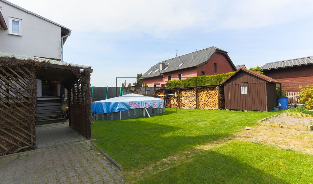 Prodej domu 325 m² s pozemkem 671 m², Nové Strašecí – náhled fotky 18