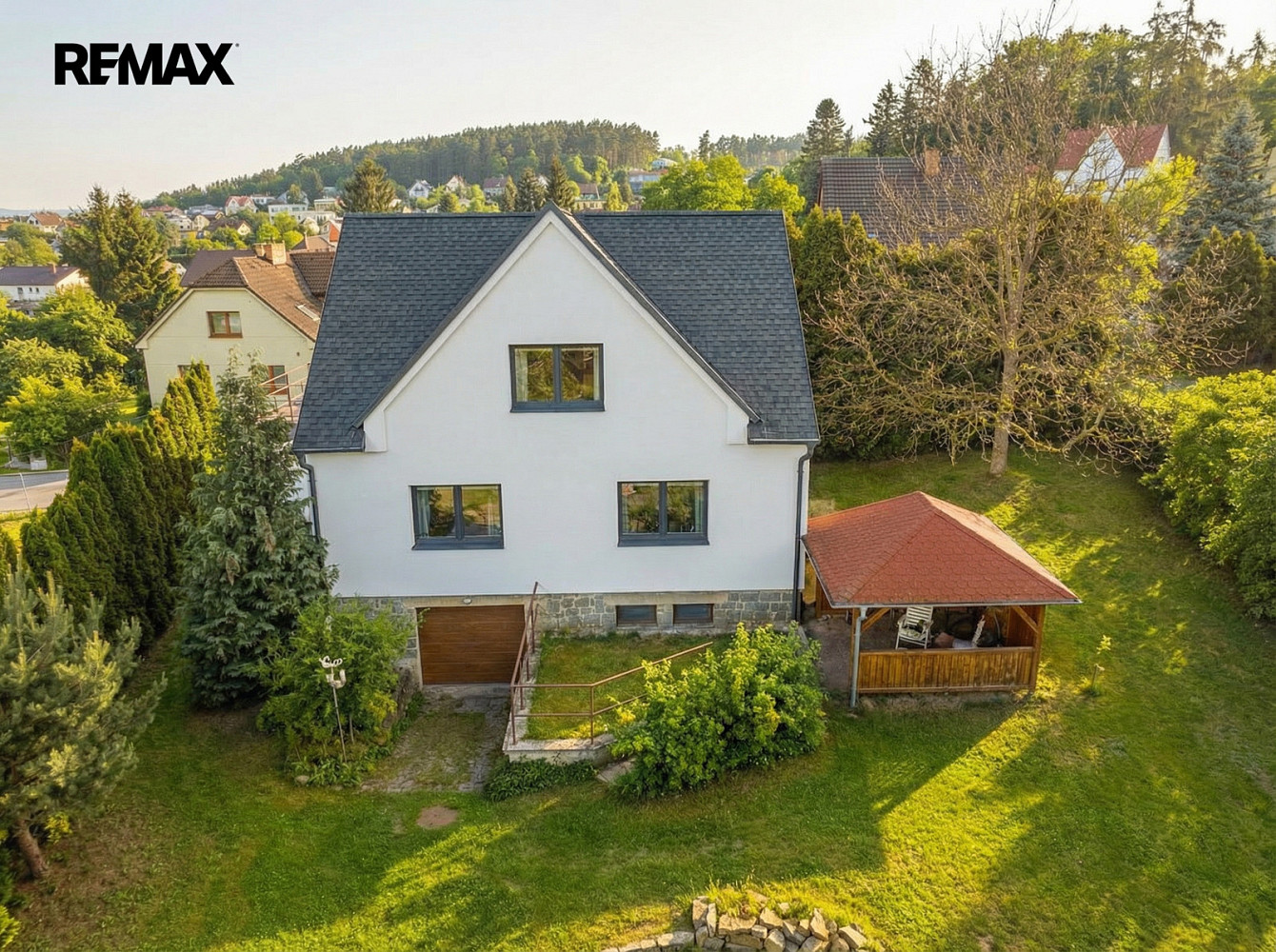 Prodej domu 292 m² s pozemkem 990 m² – fotografie 2