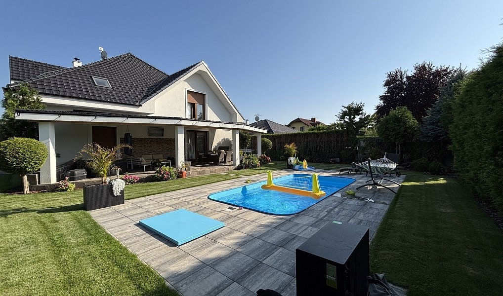 Prodej domu 320 m² s pozemkem 832 m², Šestajovice – náhled fotky 2