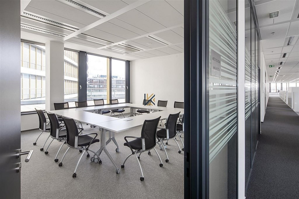Pronájem kanceláře 887 m² — photo 2
