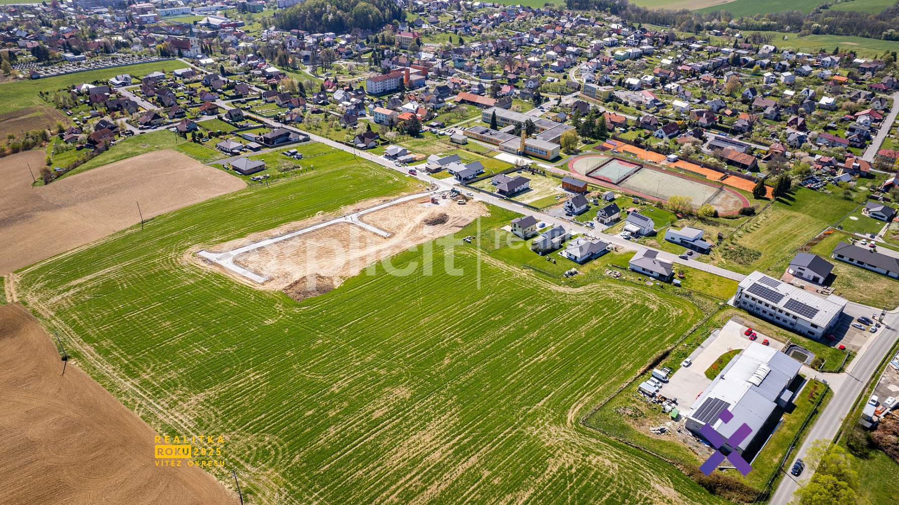 Prodej stavebního pozemku 2 505 m² – fotografie 3
