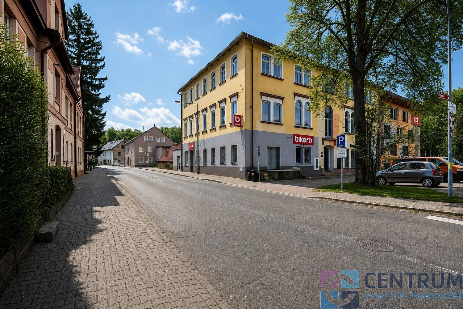 Pronájem obchodních prostor 176 m²
