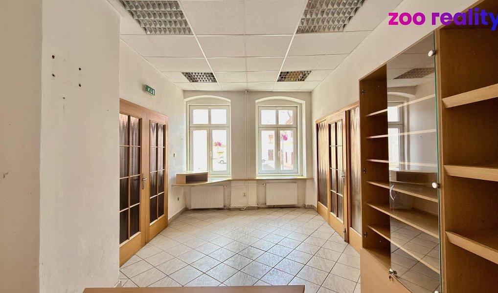 Pronájem obchodních prostor 320 m², Kadaň – náhled fotky 4