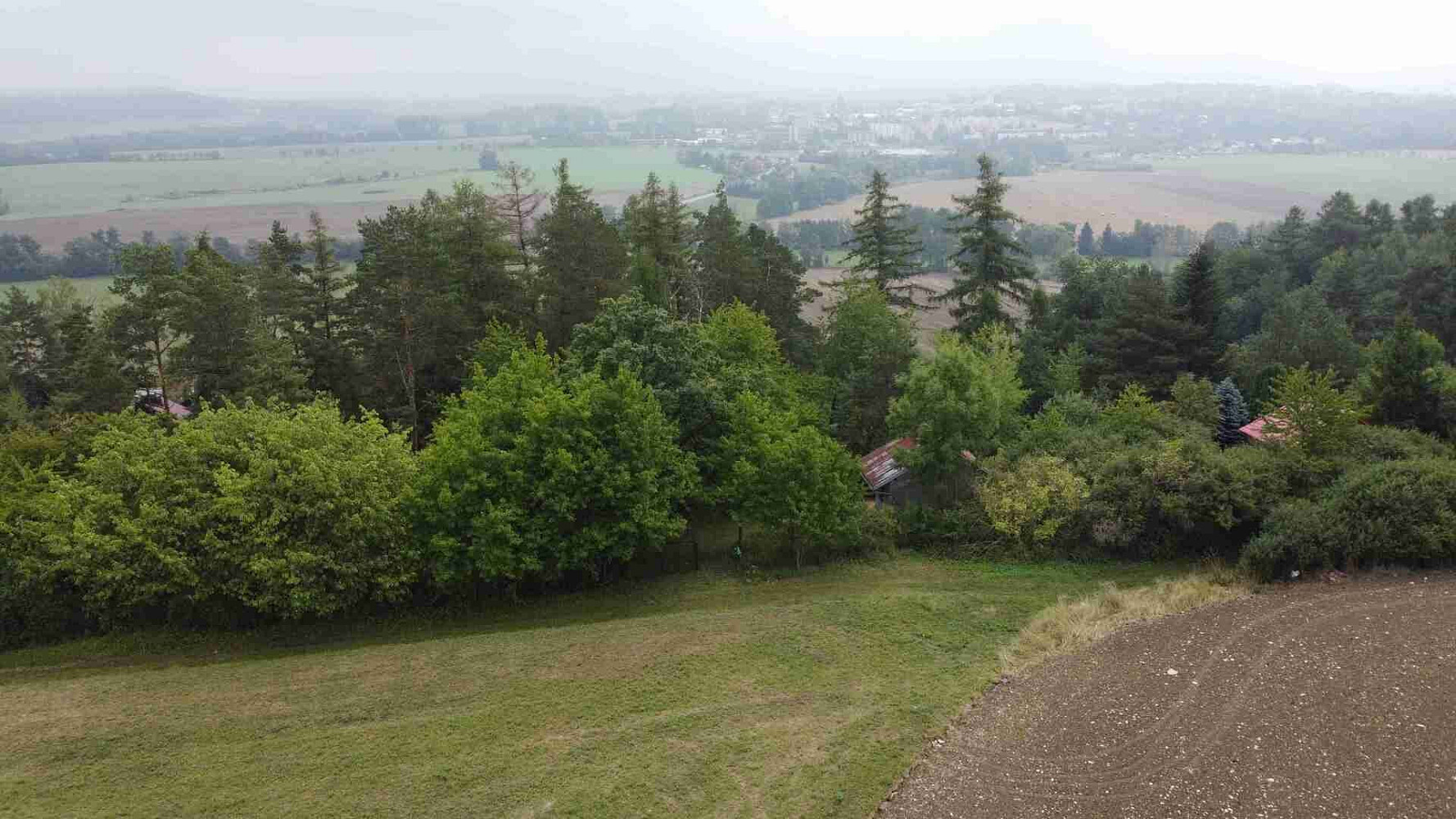 Prodej pozemku 864 m² – fotografie 3